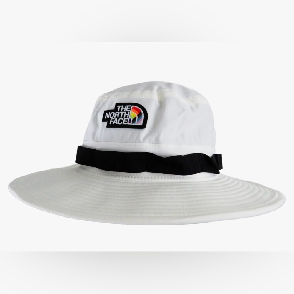 NWT The North Face Classic V Brimmed Hat Tnf White Pride Graphic Size L/XL